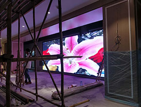 斗门区家和广场幼儿园P2.5室内全彩LED显示屏