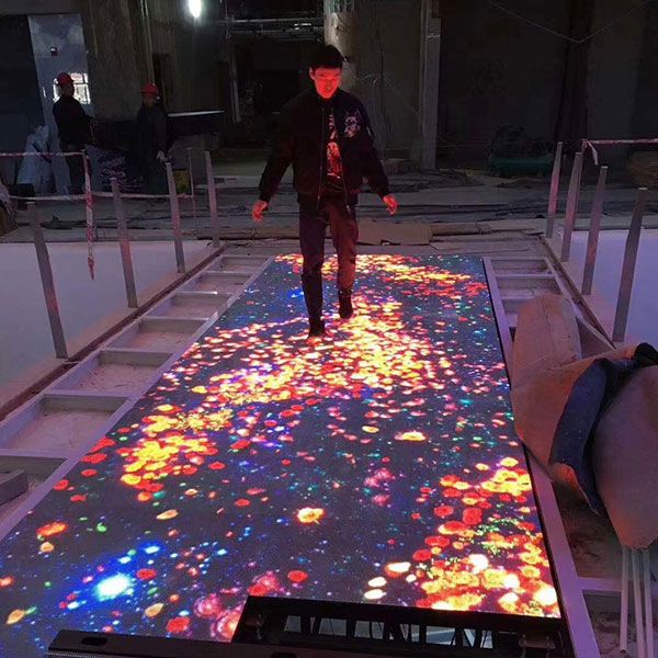 P5室内高清LED地砖屏